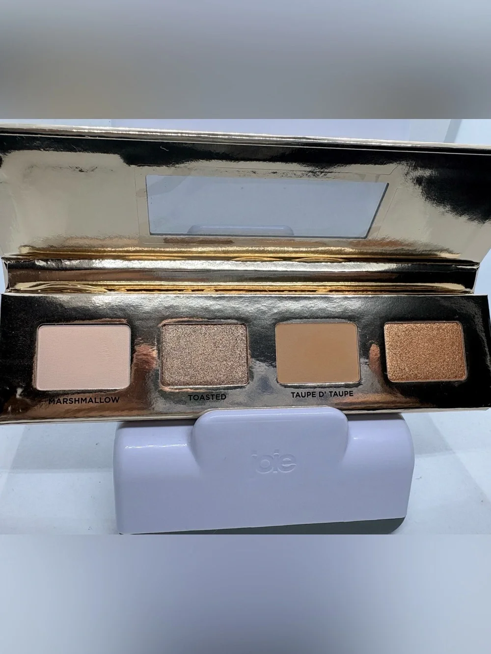 NEW ICONIC London 4-Shade Eyeshadow Palette – Neutral Tones